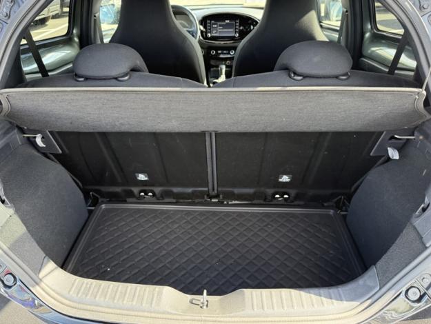 TOYOTA Aygo X 1.0 VVT-i 72 Design  S-CVT ZEN 