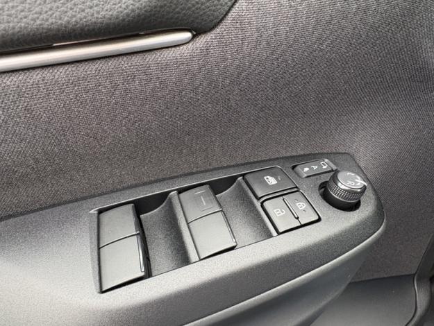 TOYOTA Yaris Cross Hybrid 2WD Design   