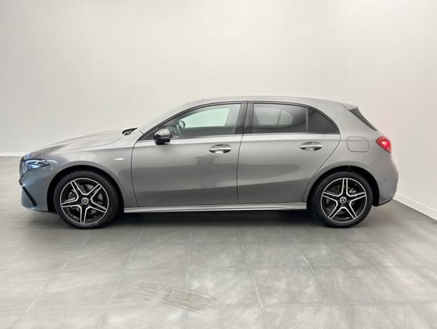 MERCEDES-BENZ A 250 e AMG Pack Night   