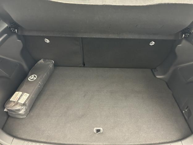 TOYOTA Yaris 116h Dynamic Business   
