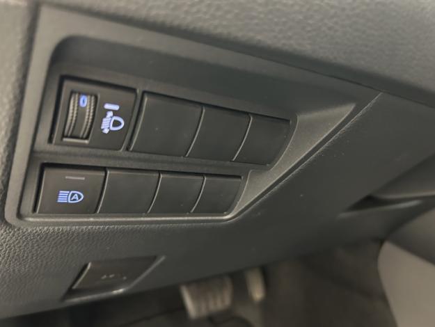 TOYOTA Yaris 116h Dynamic Business   
