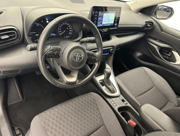 TOYOTA Yaris 116h Dynamic Business   