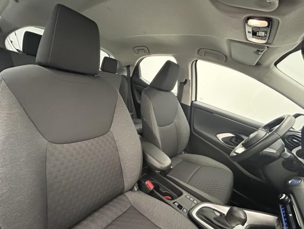 TOYOTA Yaris 116h Dynamic Business   