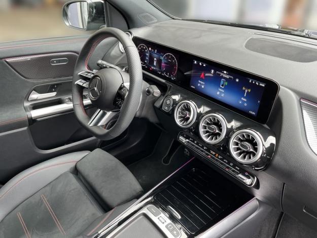 MERCEDES-BENZ GLA 200 d AMG Night (19/21)