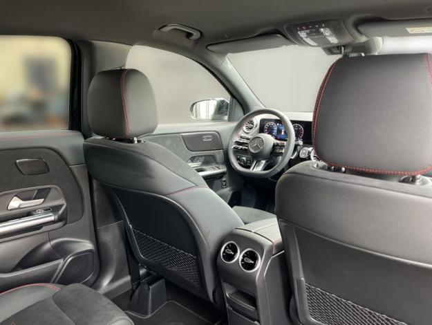 MERCEDES-BENZ GLA 200 d AMG Night (21/21)