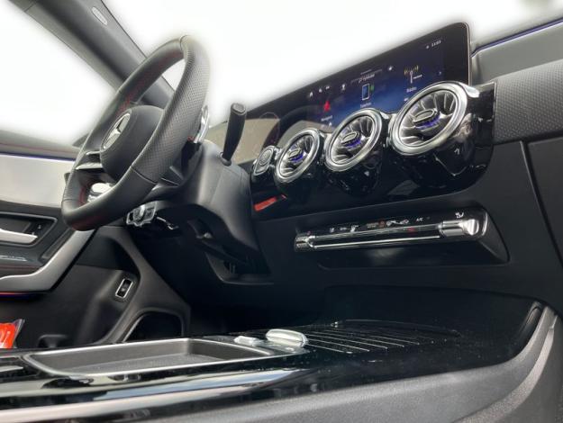 MERCEDES-BENZ CLA-Třída CLA 200 d kupé AMG Night (17/21)