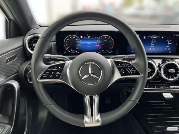 MERCEDES-BENZ A-Třída A 180 Progressive Edition (11/20)