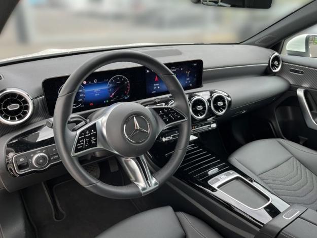 MERCEDES-BENZ A-Třída A 180 Progressive Edition (10/20)