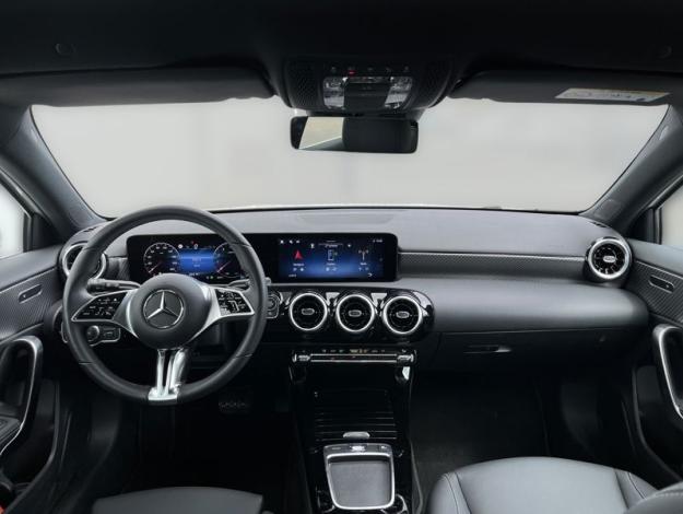 MERCEDES-BENZ A-Třída A 180 Progressive Edition (14/20)