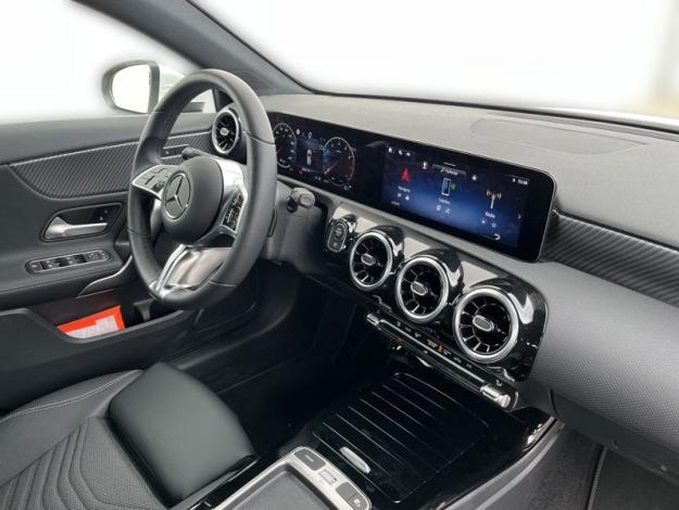 MERCEDES-BENZ A-Třída A 180 Progressive Edition (19/20)