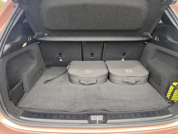 MERCEDES-BENZ EQA 250+ AMG Line  