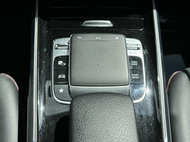 MERCEDES-BENZ GLB 200 d AMG Line  