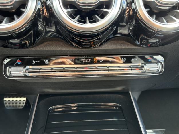 MERCEDES-BENZ GLB 200 d AMG Line  