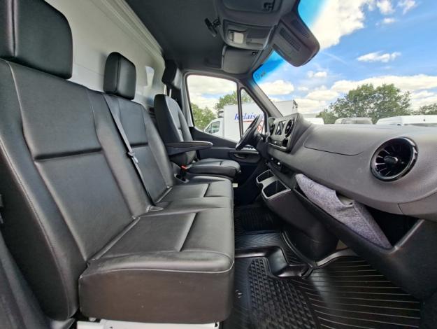 MERCEDES-BENZ Sprinter 519 CDI Standard V6  