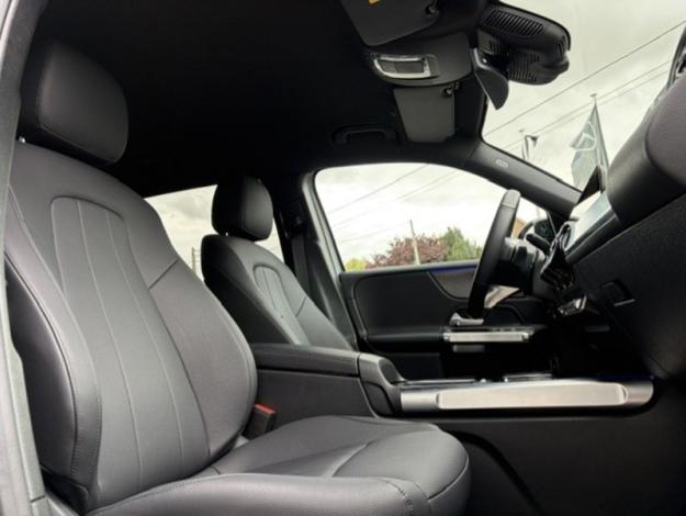 MERCEDES-BENZ GLB 180 d Luxury Line 7 places pack Night  