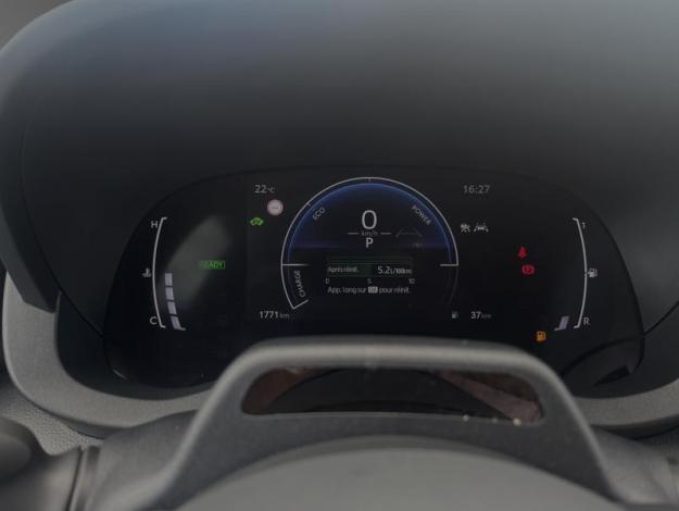 TOYOTA Yaris Hybride 116h Design  YARIS HYBRIDE 116H DESIGN PACK 