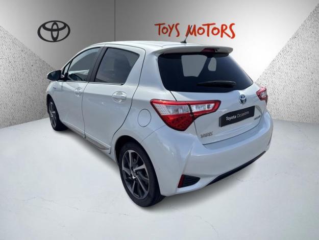 TOYOTA Yaris 100h Chic  