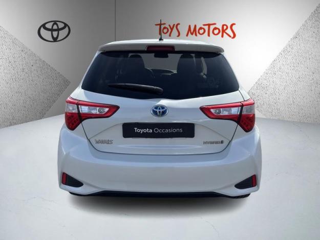 TOYOTA Yaris 100h Chic  
