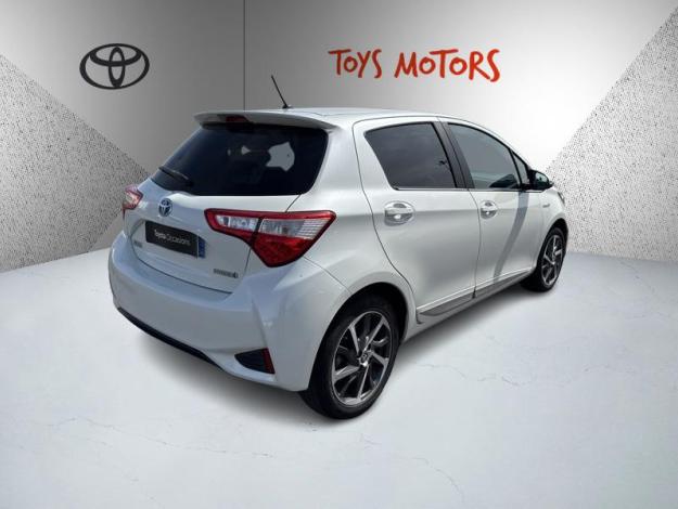 TOYOTA Yaris 100h Chic  