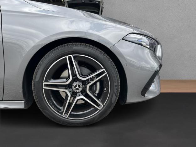 MERCEDES-BENZ A-Třída A 200 d AMG Night (9/21)