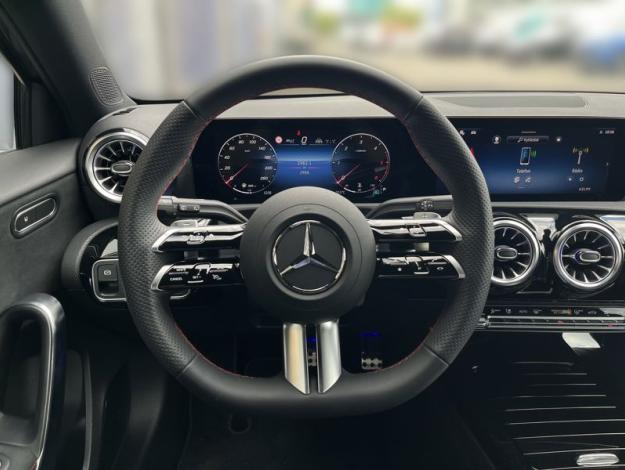MERCEDES-BENZ A-Třída A 200 d AMG Night (11/21)
