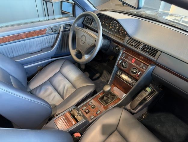 MERCEDES-BENZ E-Klasse 300 CE-24 Cabrio