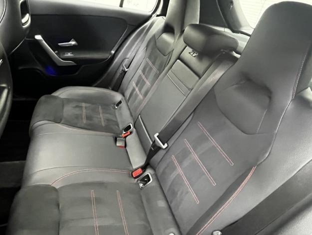 MERCEDES-BENZ Classe A 180 AMG Line  