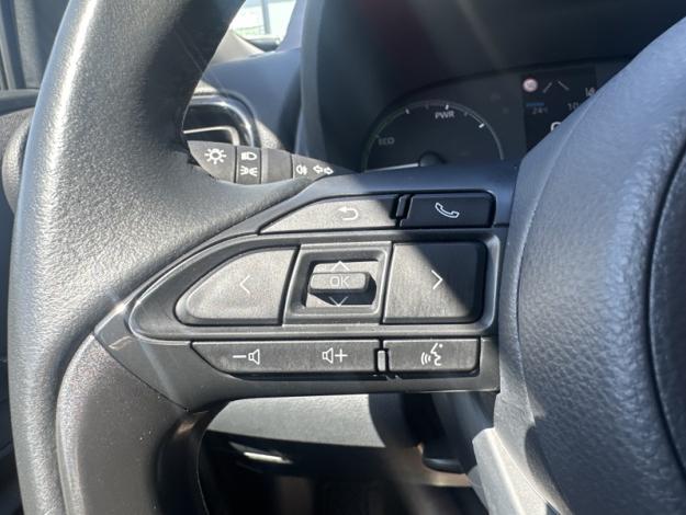TOYOTA Yaris 116h Dynamic Business   