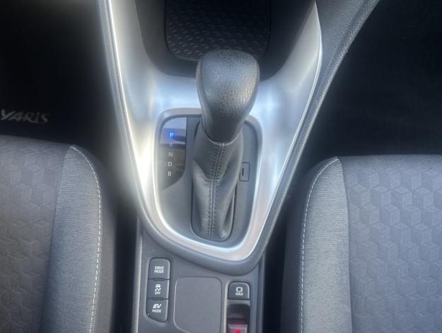TOYOTA Yaris 116h Dynamic Business   