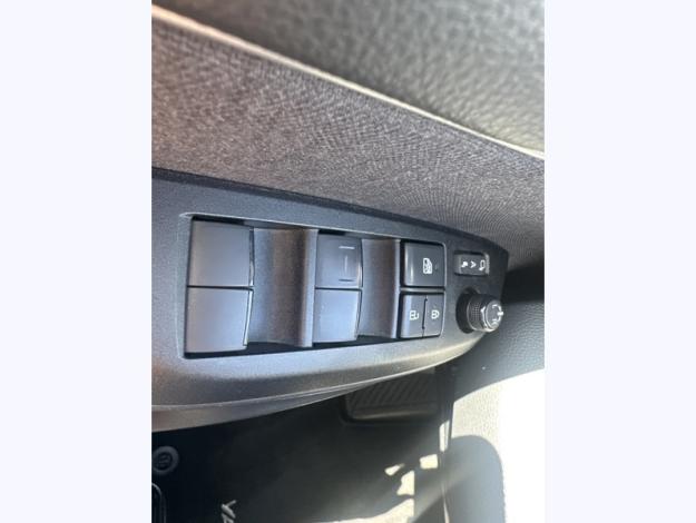 TOYOTA Yaris 116h Dynamic Business   