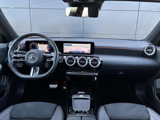 MERCEDES-BENZ CLA Coupé CLA 200 Coupé AMG Line  