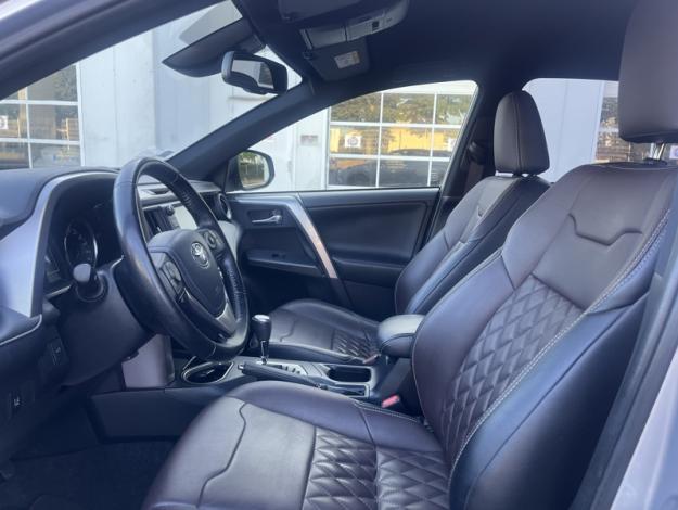 TOYOTA RAV4 AWD EXCLUSIVE  