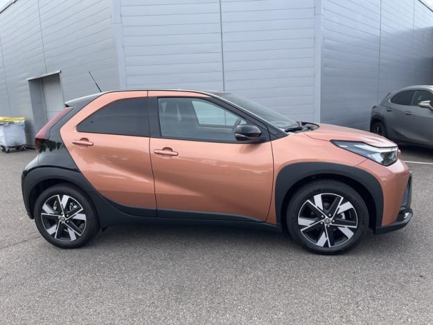 TOYOTA Aygo X 116h Graphic  
