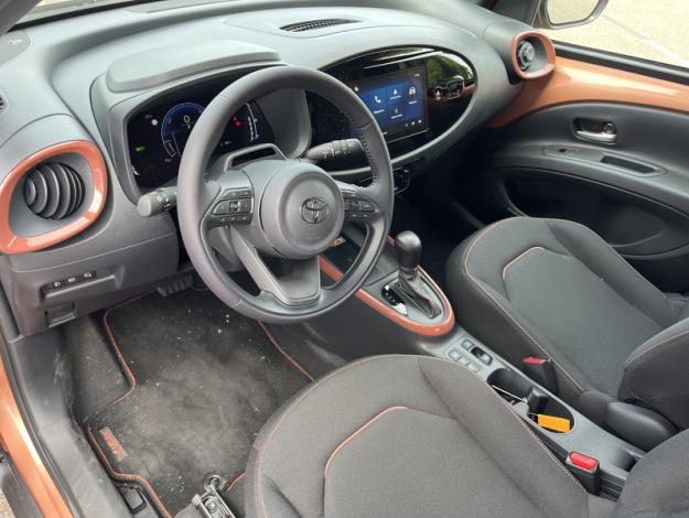 TOYOTA Aygo X 116h Graphic  