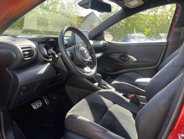 TOYOTA Yaris Hybride 116h GR SPORT  