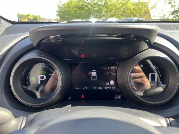 TOYOTA Yaris Hybride 116h GR SPORT  