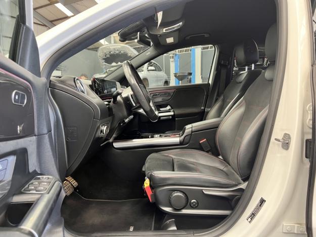 MERCEDES-BENZ GLA 250 e AMG Pack Night  