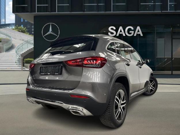 MERCEDES-BENZ GLA 250 e Luxury Line Toit Pano  