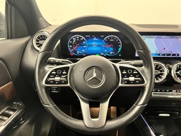 MERCEDES-BENZ GLA 250 e Luxury Line Toit Pano  
