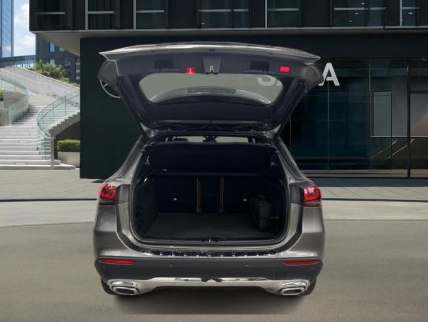 MERCEDES-BENZ GLA 250 e Luxury Line Toit Pano  