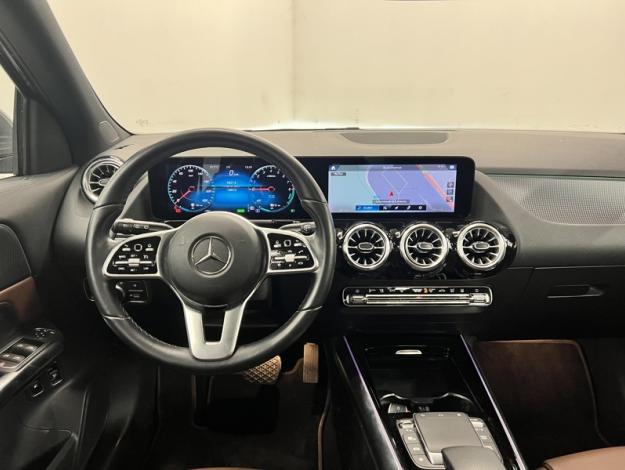 MERCEDES-BENZ GLA 250 e Luxury Line Toit Pano  