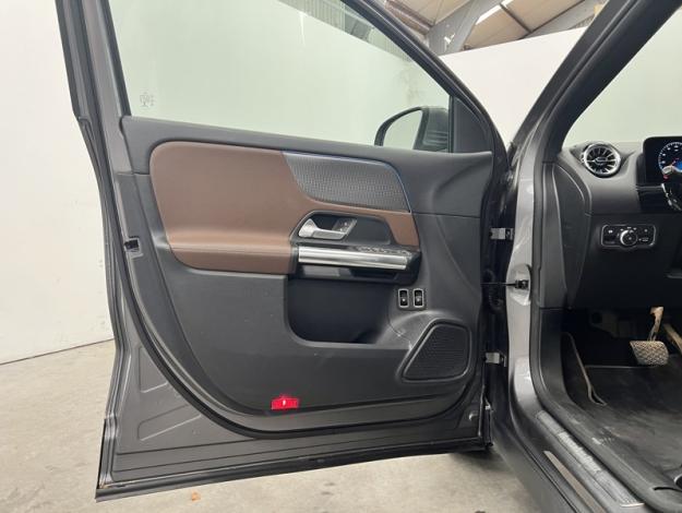 MERCEDES-BENZ GLA 250 e Luxury Line Toit Pano  