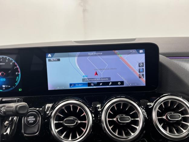 MERCEDES-BENZ GLA 250 e Luxury Line Toit Pano  