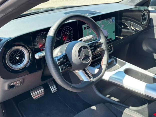 MERCEDES-BENZ CLA 250 + Coupé AMG Pack Night Attelage  