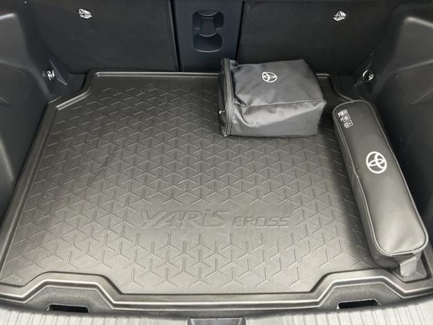 TOYOTA Yaris Cross 1.5 116H DESIGN   PACK CARGO 