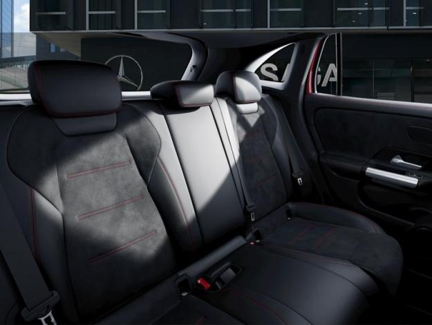 MERCEDES-BENZ GLA 200 Edition 140  GLA 200 Edition 140