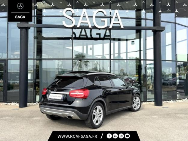 MERCEDES-BENZ GLA 200 Sensation  