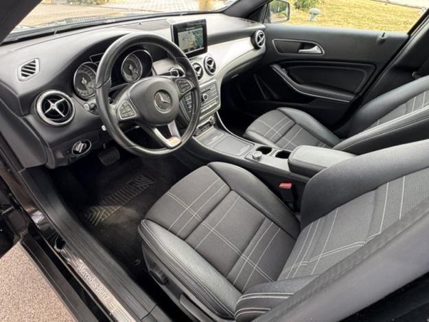 MERCEDES-BENZ GLA 200 Sensation  