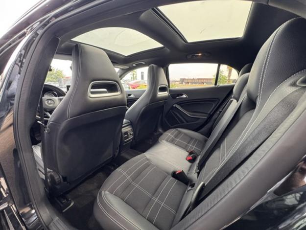 MERCEDES-BENZ GLA 200 Sensation  
