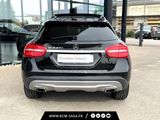 MERCEDES-BENZ GLA 200 Sensation  